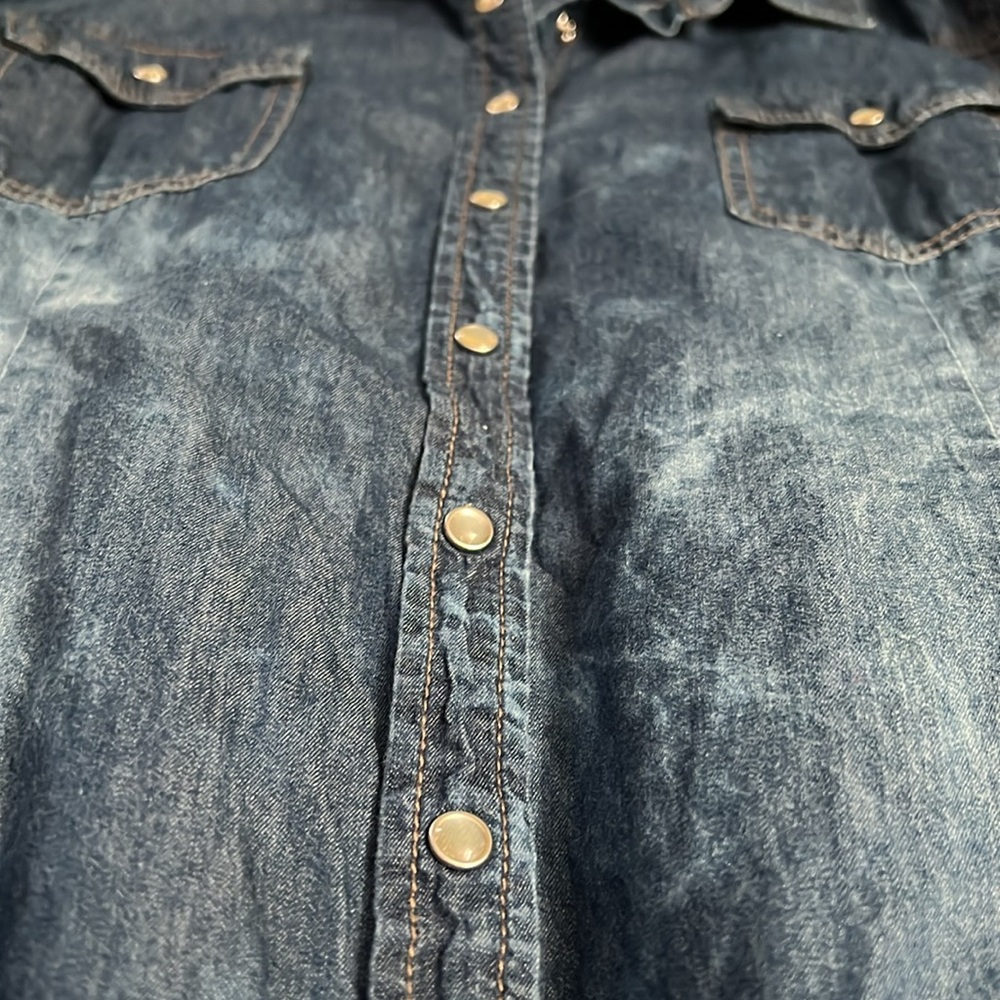 YMI Los Angeles Washed Blue Denim Shirt Size 2X Adjustable Sleeve Length - Picture 4 of 5